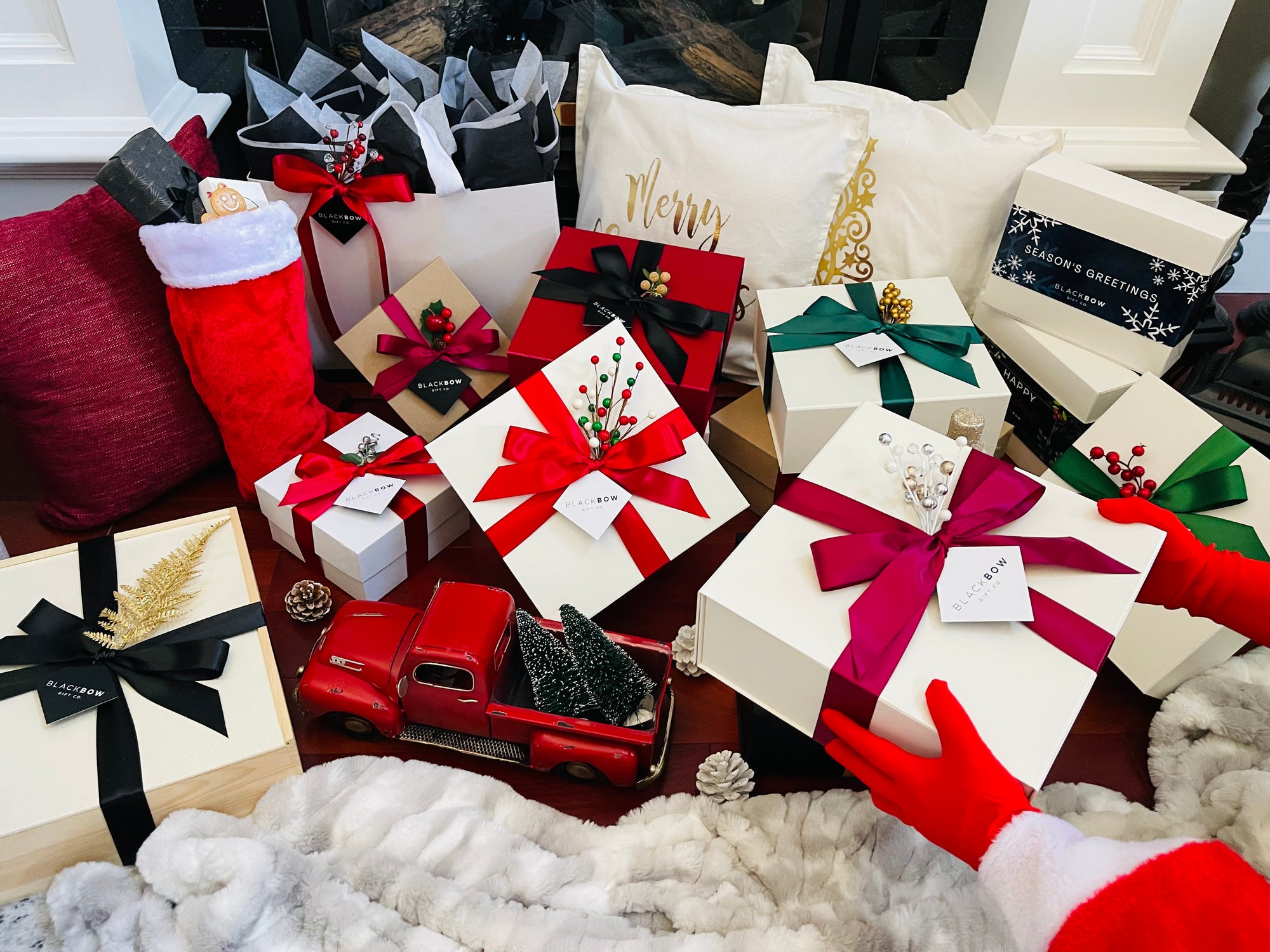 Festive Gifting Guide: Spreading Cheer in the Workplace