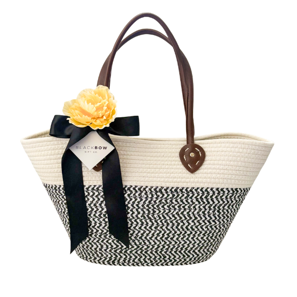 White & Black Market Bag