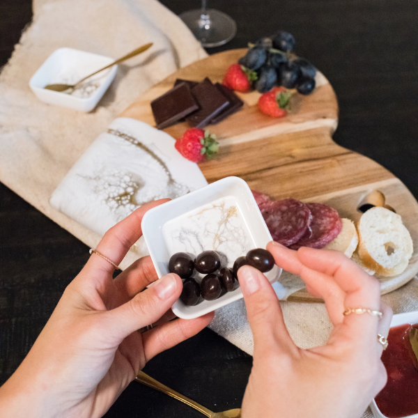 Heart Acacia Board With Ocean Waves Art- White & Gold