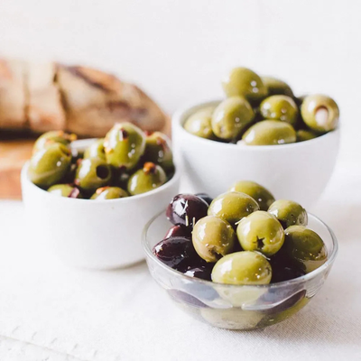 Rosemary Garlic Mixed Olives (Pouch) - 220 g