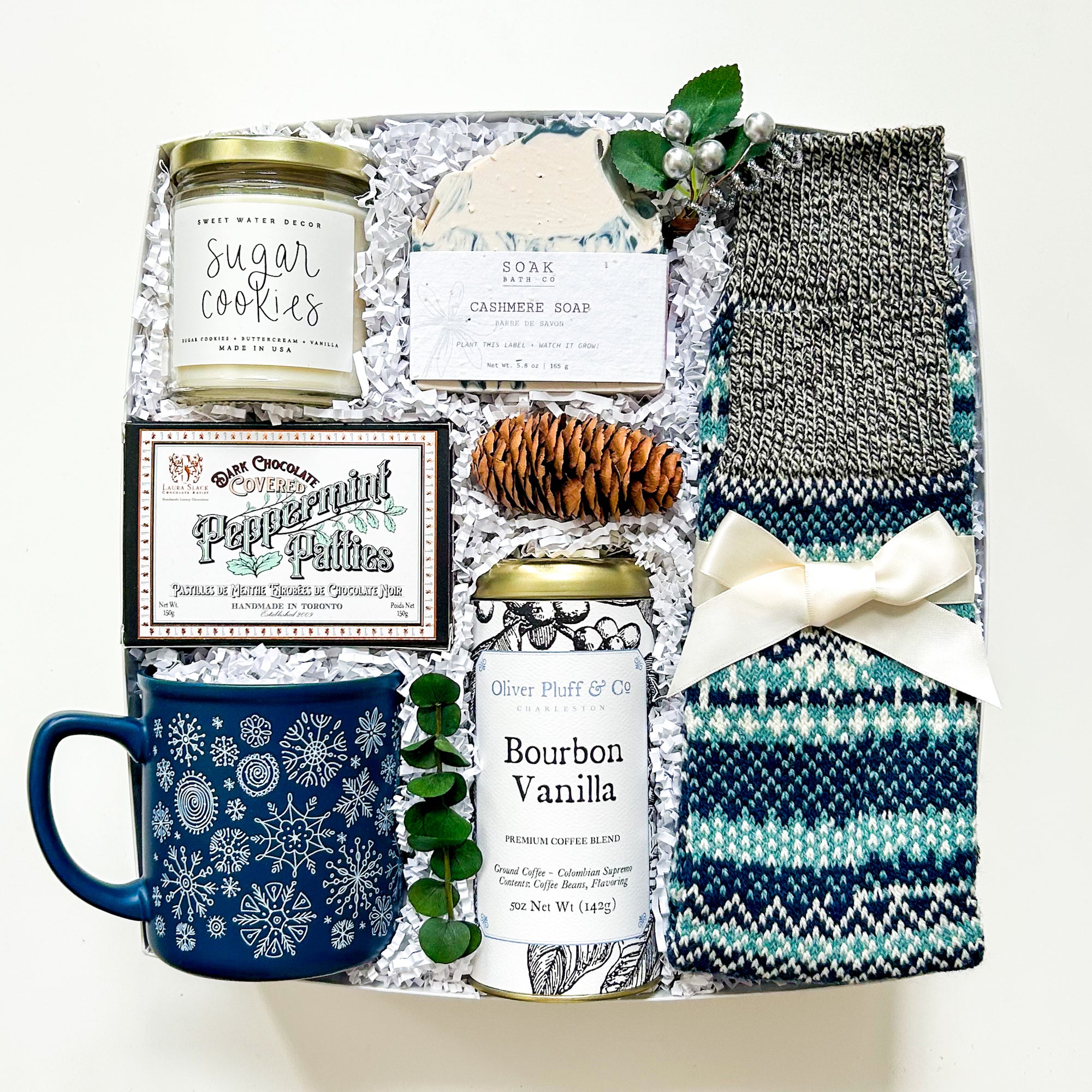 Winter Gifts, Canadian Gift Baskets for Cold Weather, Canadian Gifts Delivered For Clients, Perfect Gift Box for Client, Premium Fall Gifts, Luxury Gifting for Corporate Events, Cozy Gifts, Cozy Season Gifts for Events, Cozy Hat Gift, Cozy Presents, Toque cozy gift, Fall Gift Box, Fall Themed Gifts, Winter Themed Gifts