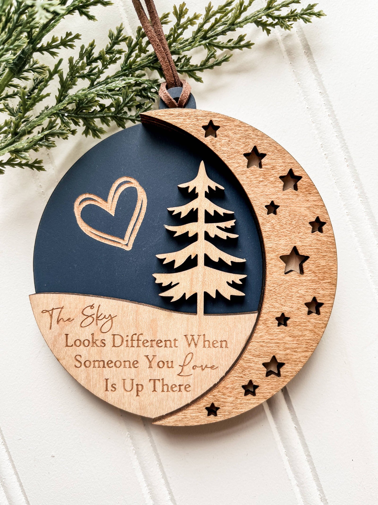 Wooden memorial Christmas ornament with Christmas tree, stars, heart and engraved remembrance message
